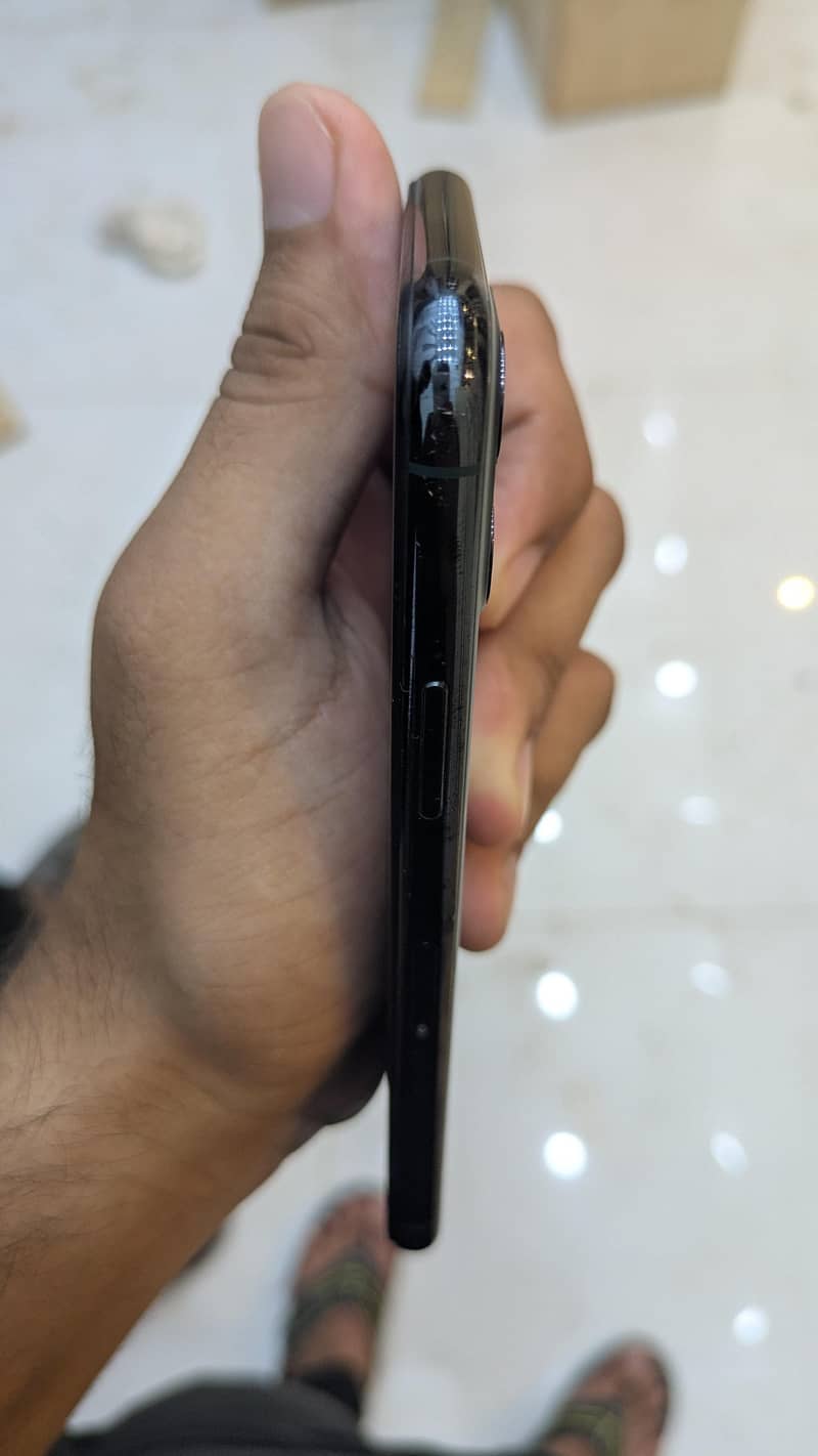 Apple iPhone 11 Pro 4