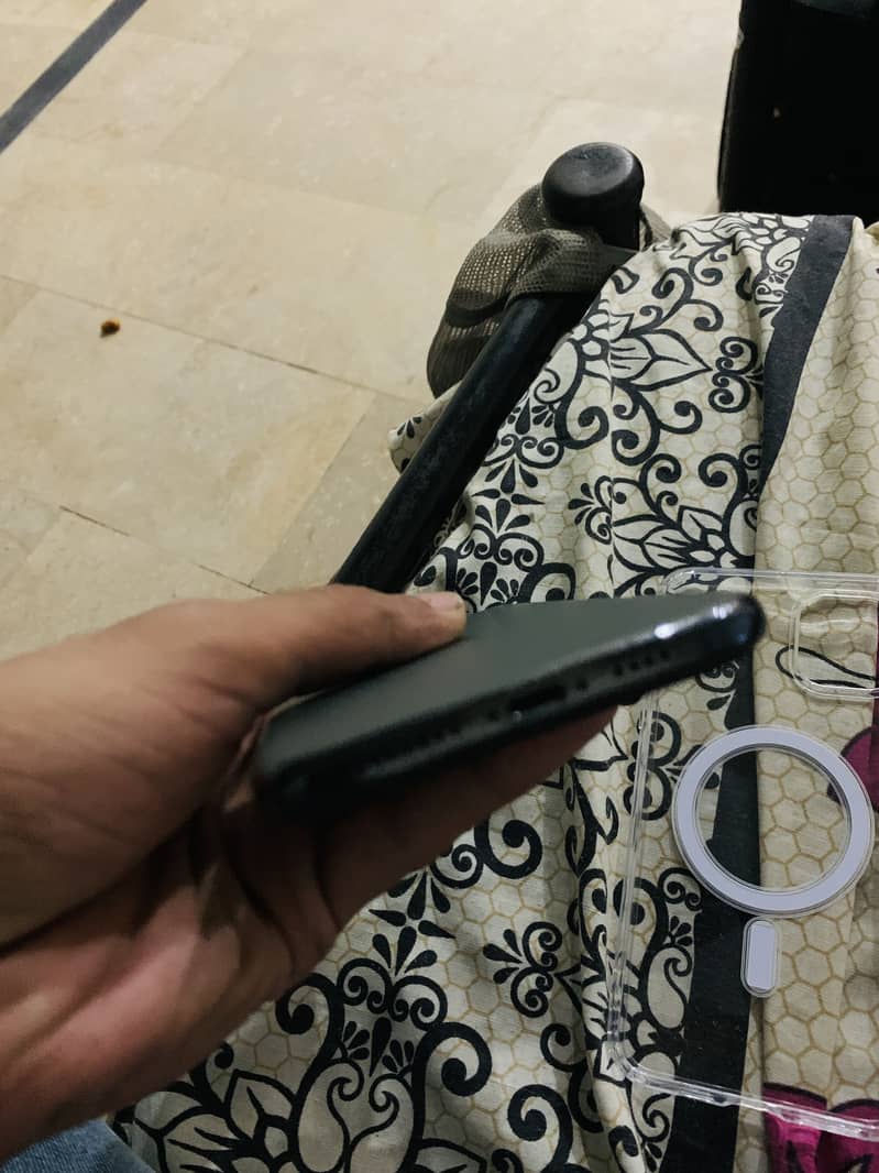 Apple iPhone 11 Pro Max 1