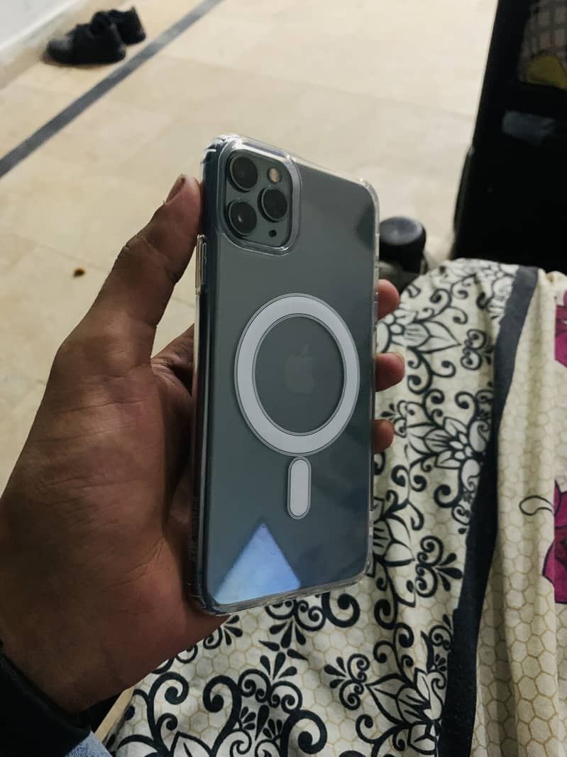 Apple iPhone 11 Pro Max 2