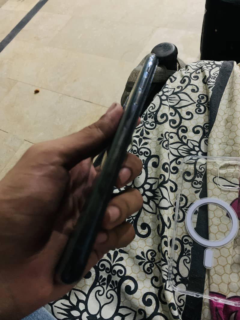 Apple iPhone 11 Pro Max 7