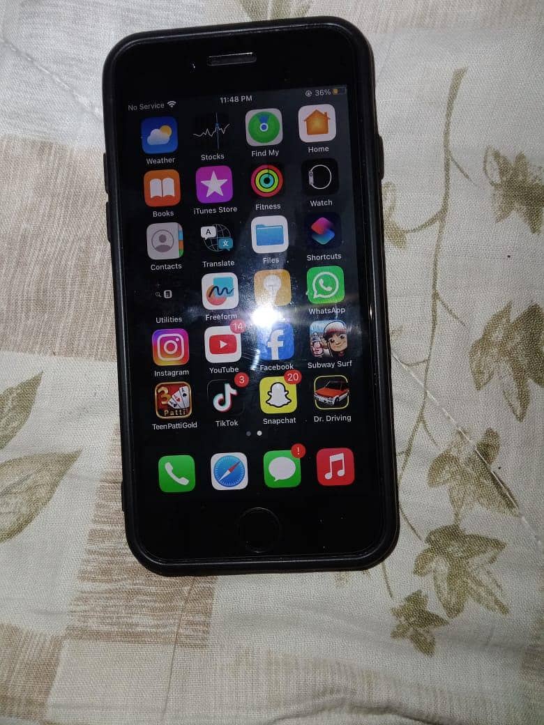 Apple iPhone 8 1
