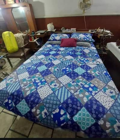 king bed dressing table