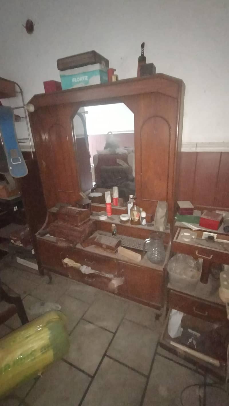 king bed dressing table 2