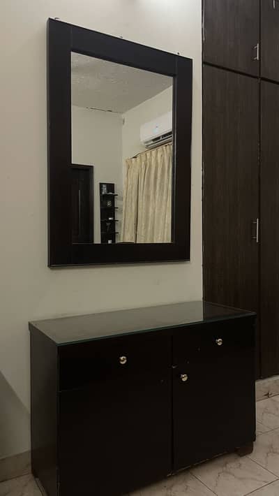 Dressing table with mirror