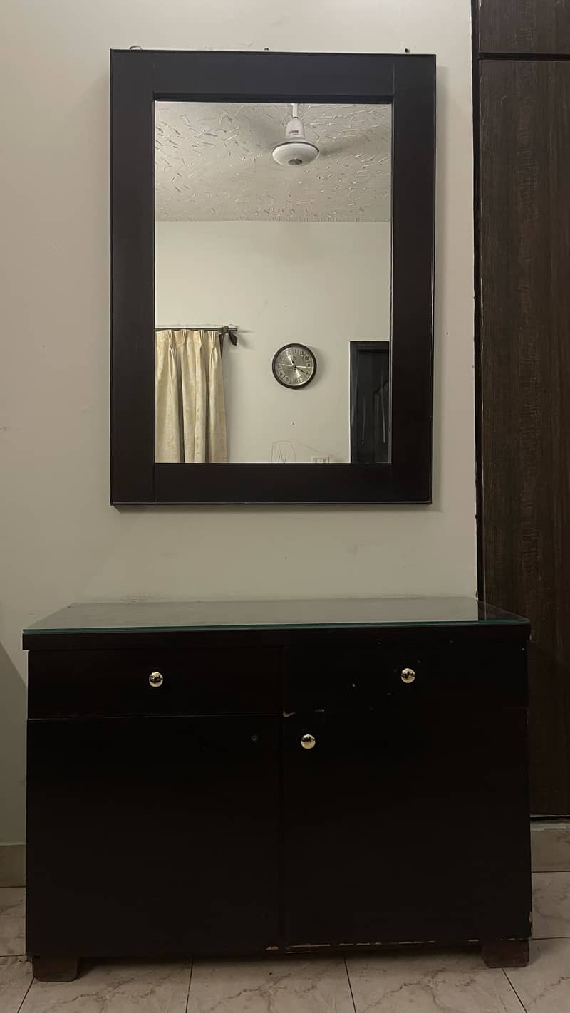 Dressing table with mirror 2
