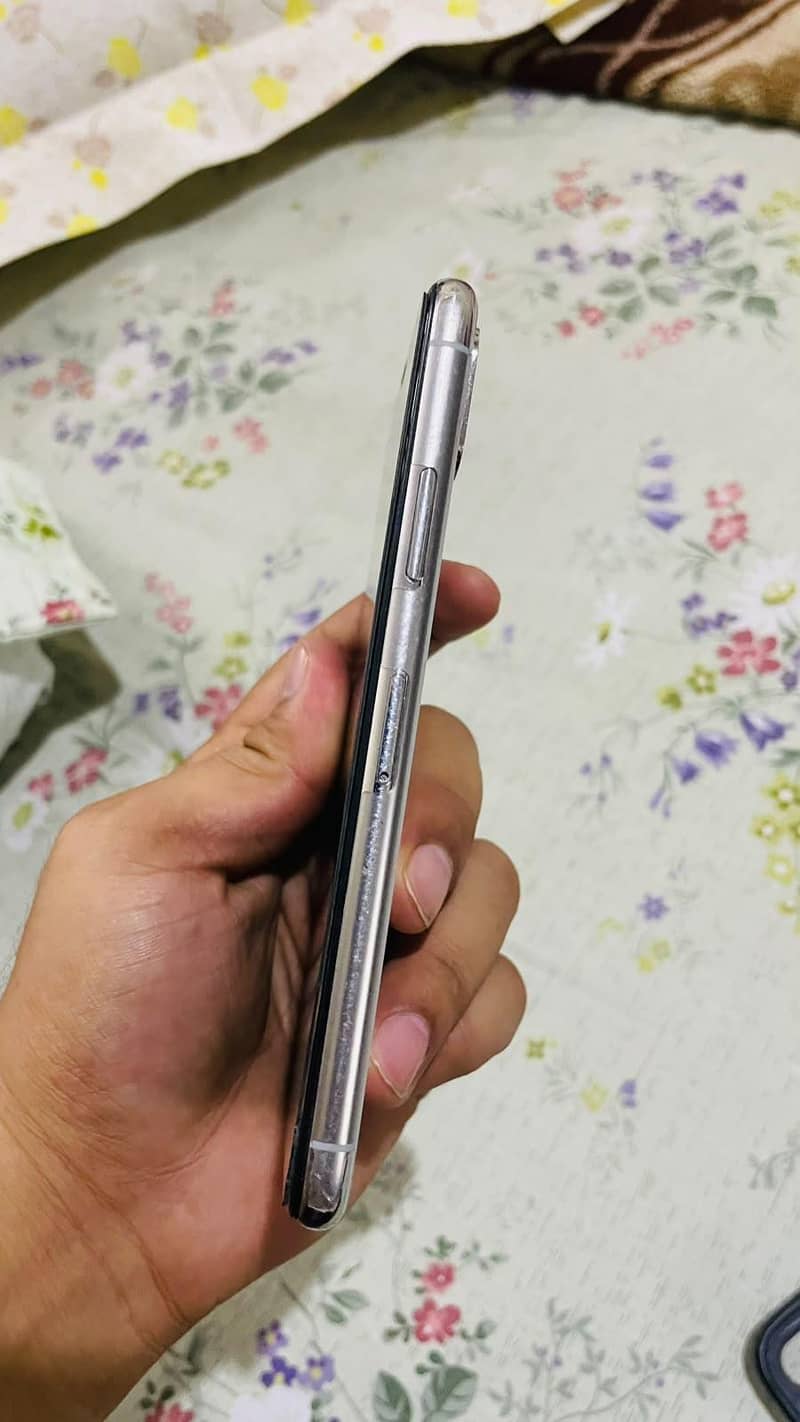 Apple iPhone X 2
