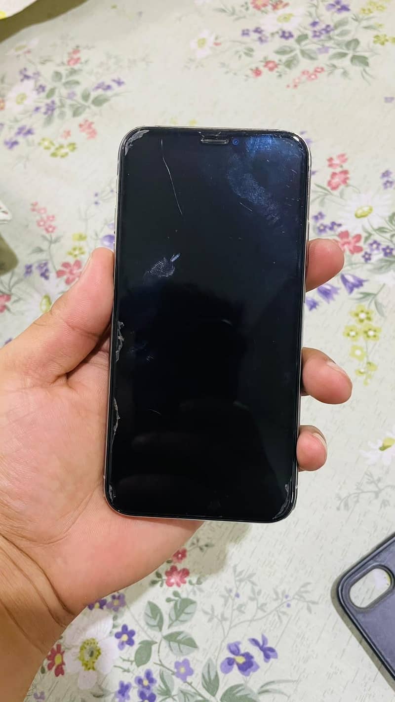 Apple iPhone X 3