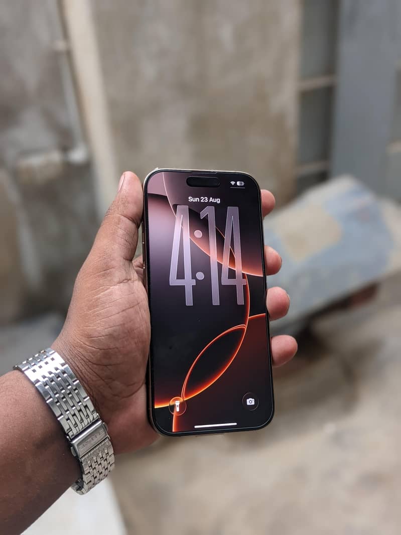Apple iPhone 16 Pro 6