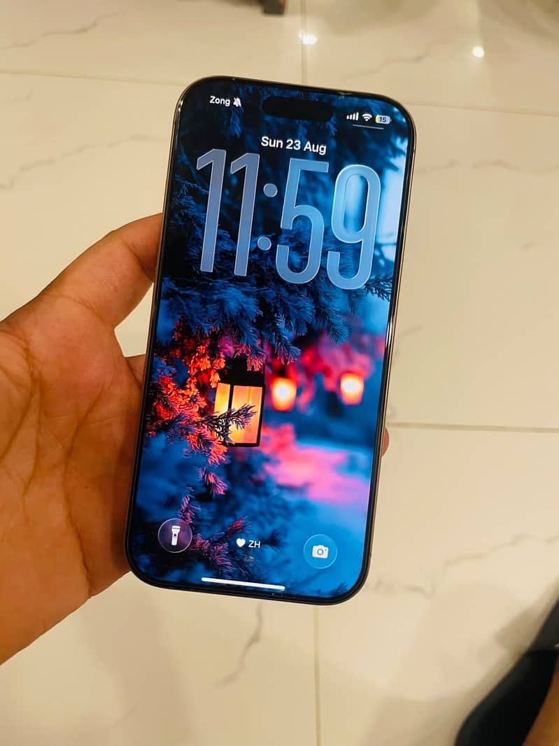 Apple iPhone 16 Pro 2