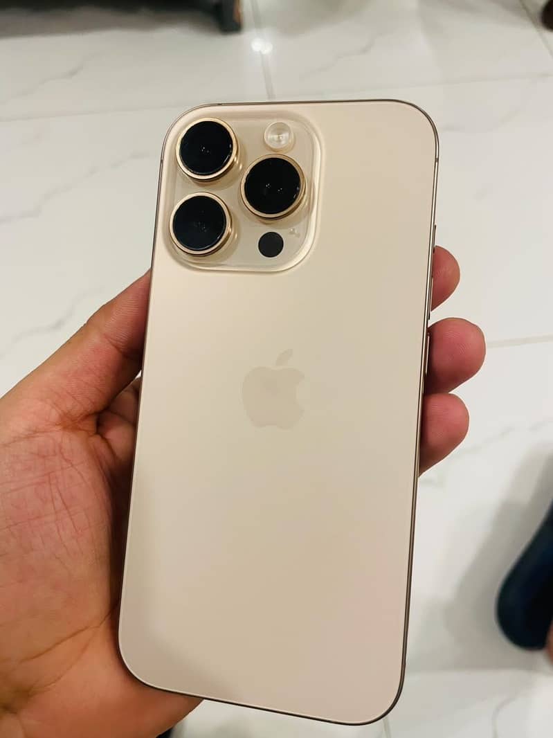 Apple iPhone 16 Pro 3