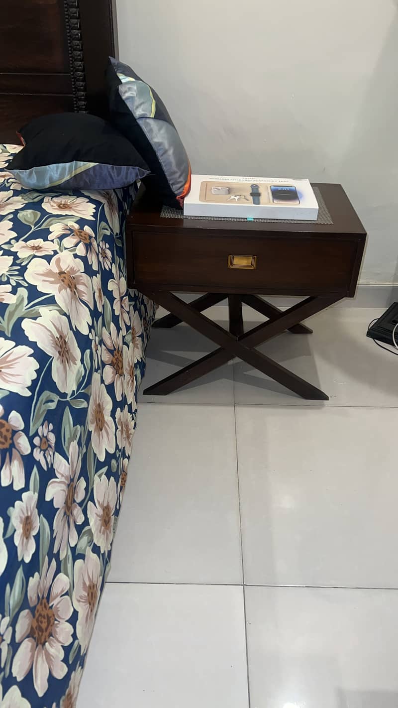 Bed with side tables 1