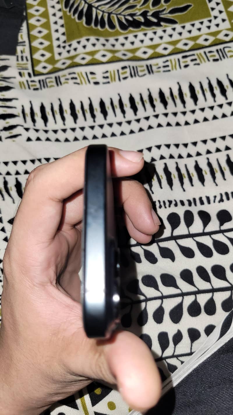 Apple iPhone 15 3