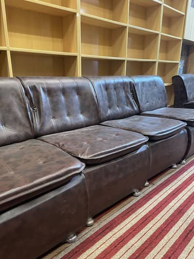 cushioned seat with metallic caster feet | 7 seats Available
