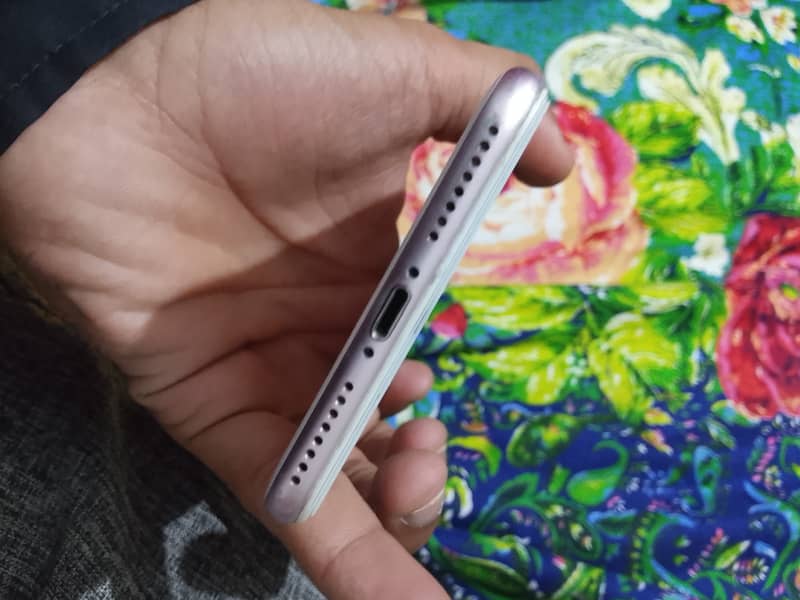 Apple iPhone 7 Plus 2