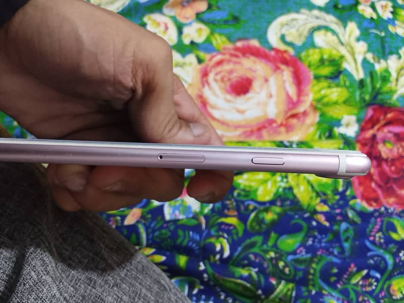Apple iPhone 7 Plus 3