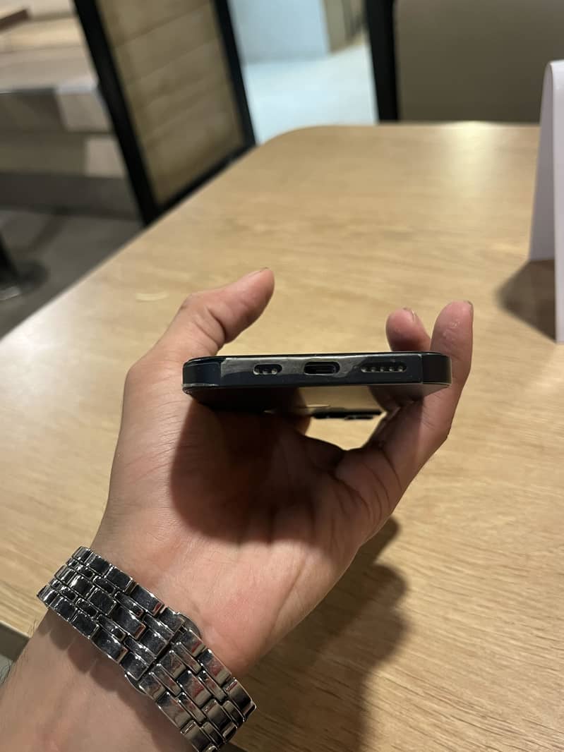 Apple iPhone 13 4