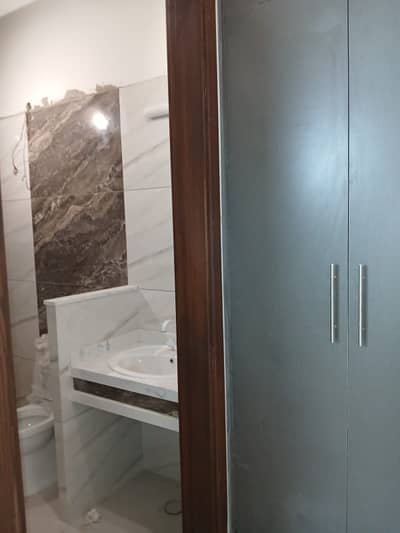 120 guz G+1 independent house 1bed, drawing, and lounge on ground floor 2bed dd on first floor Located in gulshan iqbal blk 10A Rent 120k demand*Code(16936)*