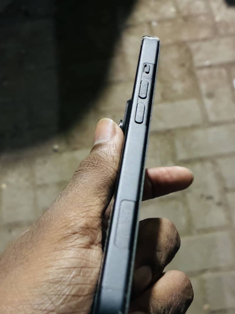 Apple iPhone 15 3