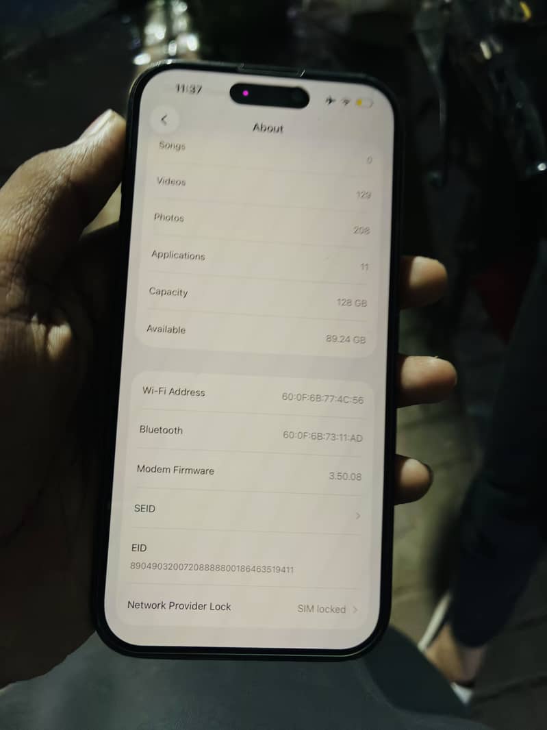 Apple iPhone 15 4