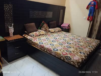 wooden full bedroom set