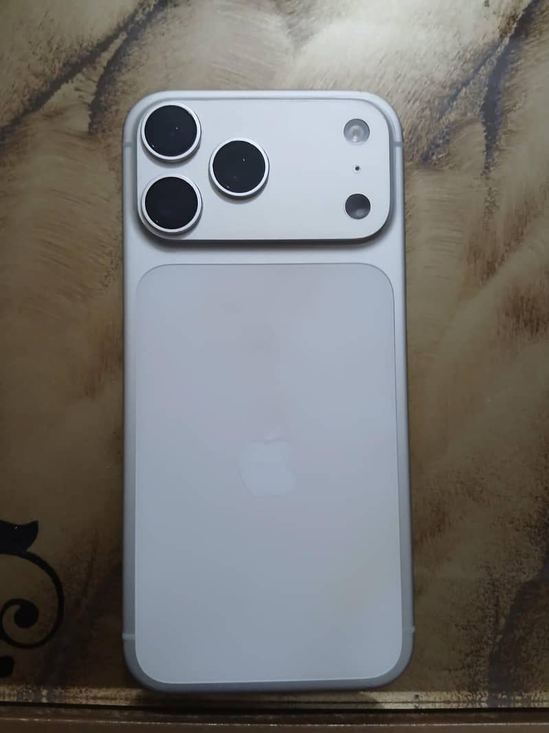 Apple iPhone 17 Pro Max 0