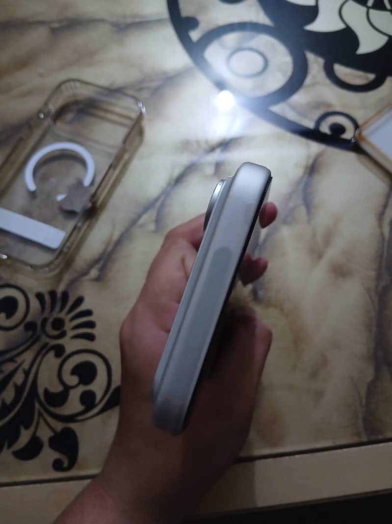 Apple iPhone 17 Pro Max 2