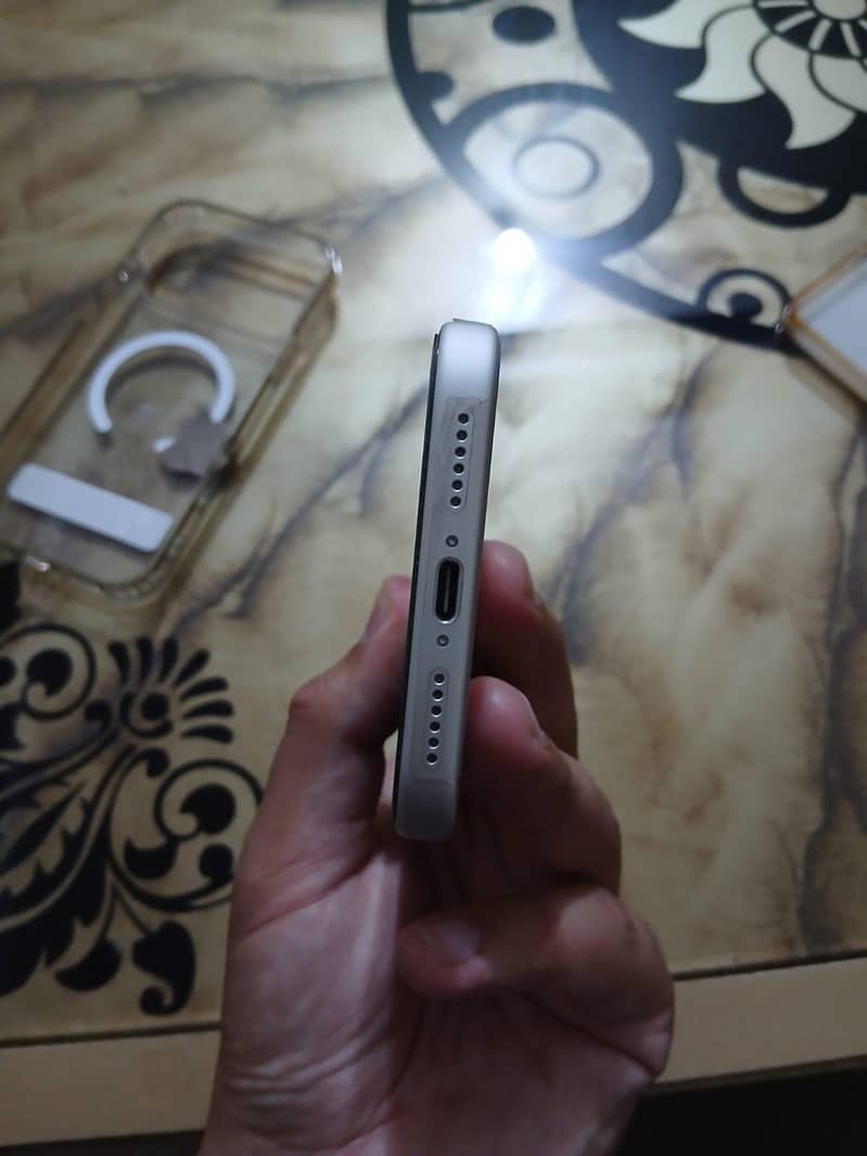Apple iPhone 17 Pro Max 4