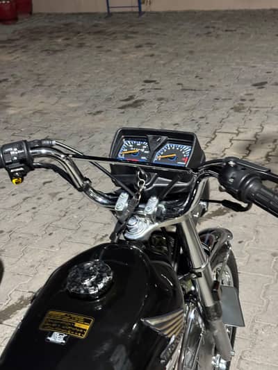 honda 125 for sale with double accessories mint condition