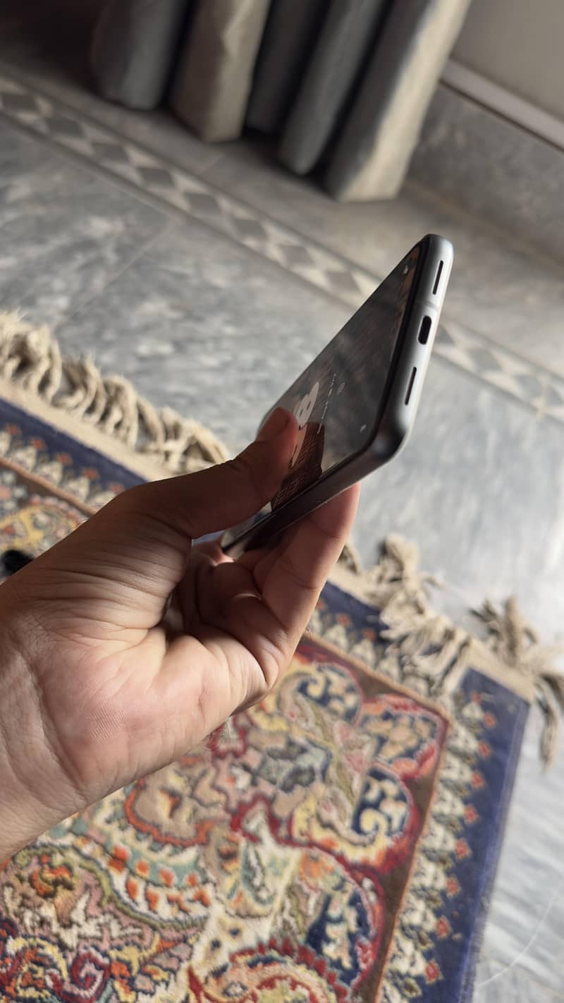 Google Pixel 8 2