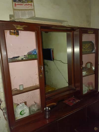 bed showcase dressing