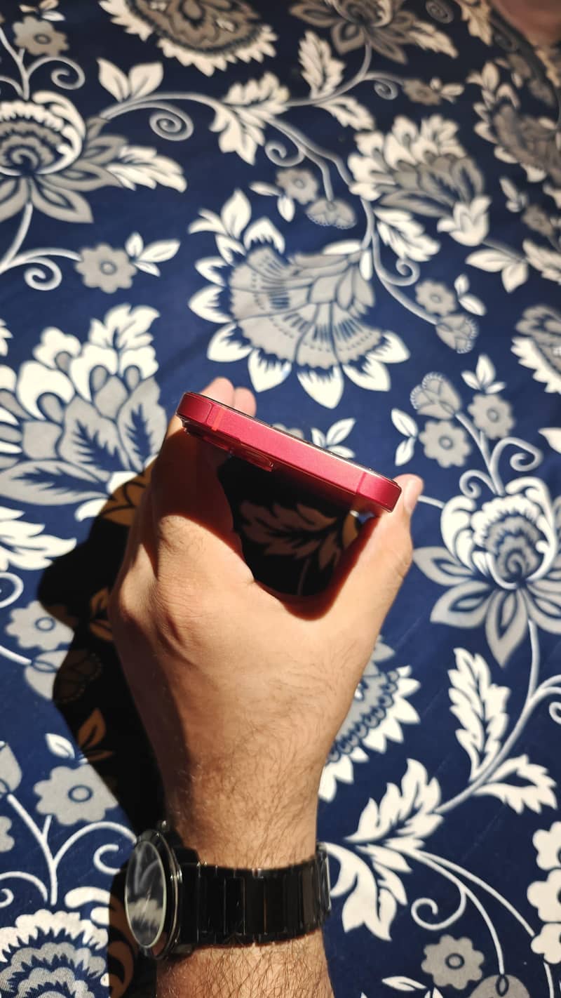 Apple iPhone 14 3