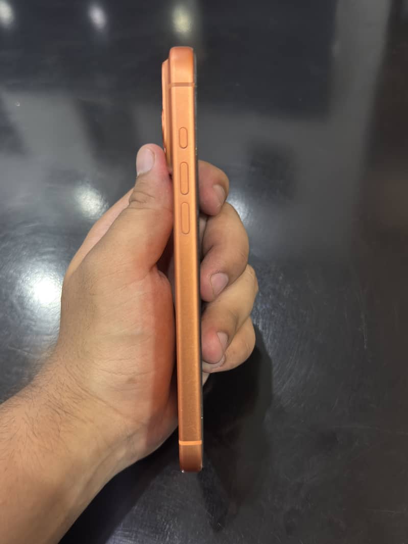 Apple iPhone 17 Pro Max 2