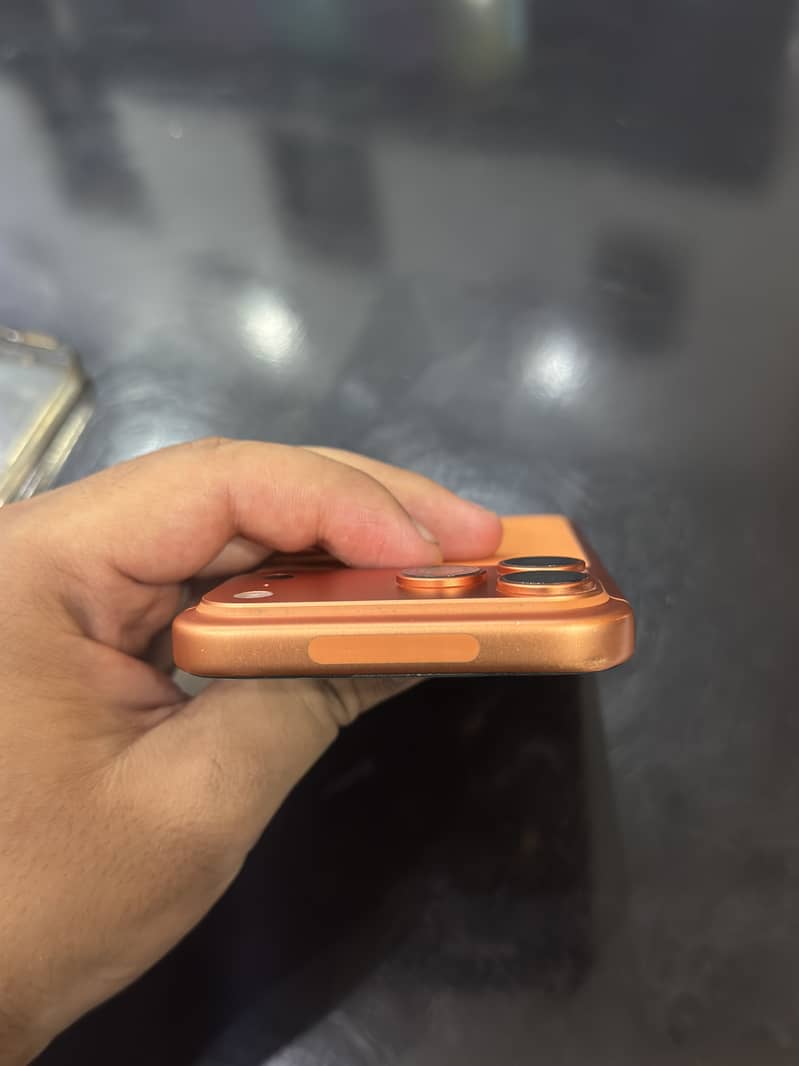 Apple iPhone 17 Pro Max 5