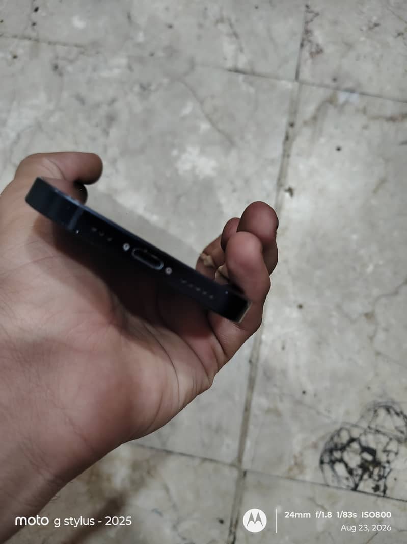 Apple iPhone 13 3