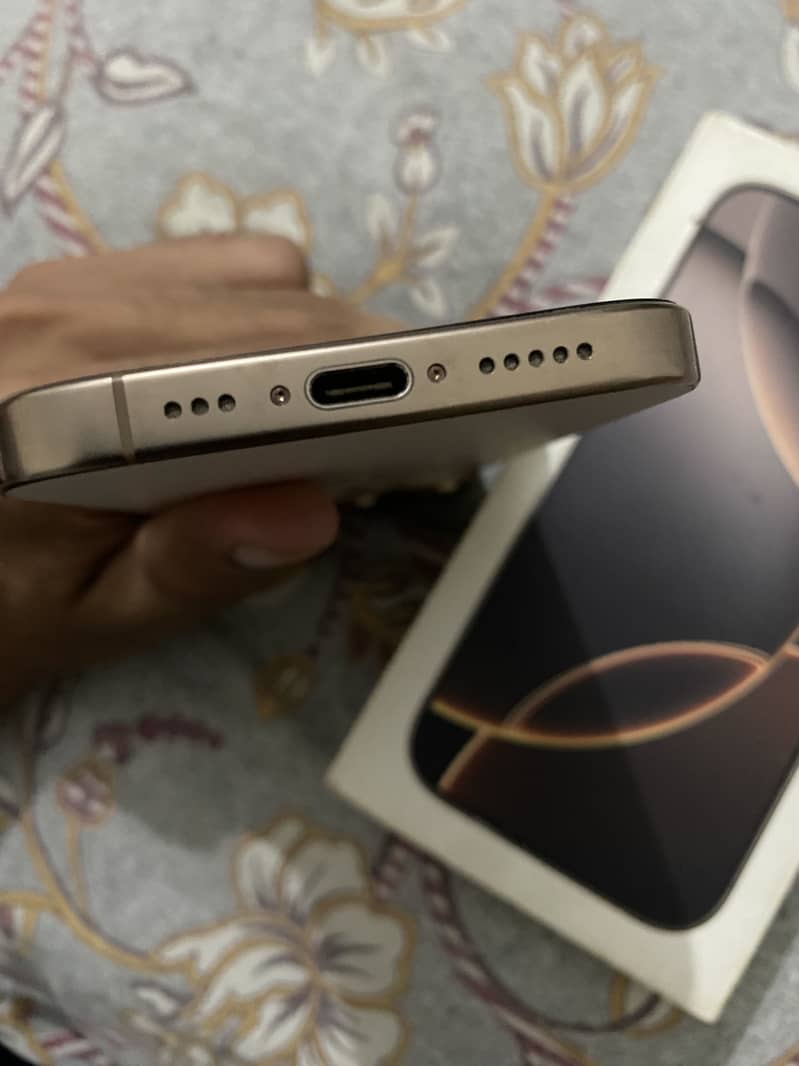 Apple iPhone 16 Pro jv 5