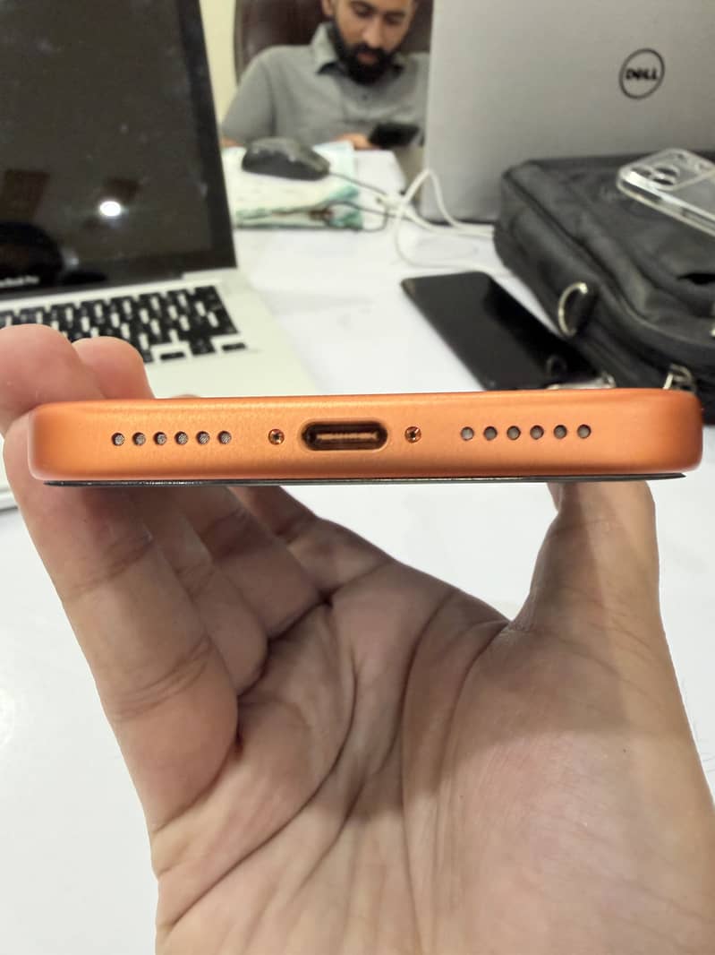 Apple iPhone 17 Pro Max 2