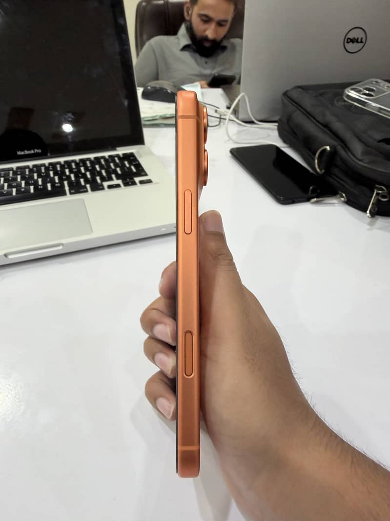 Apple iPhone 17 Pro Max 3