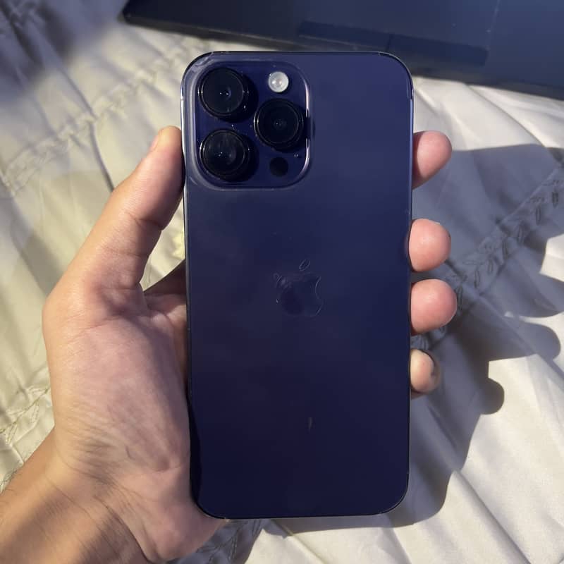 Apple iPhone 14 Pro Max 1