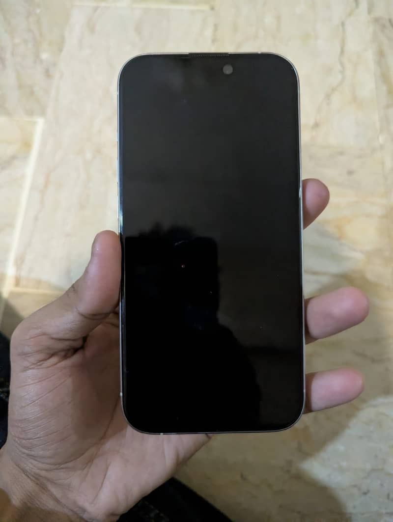 Apple iPhone 15 Pro 4