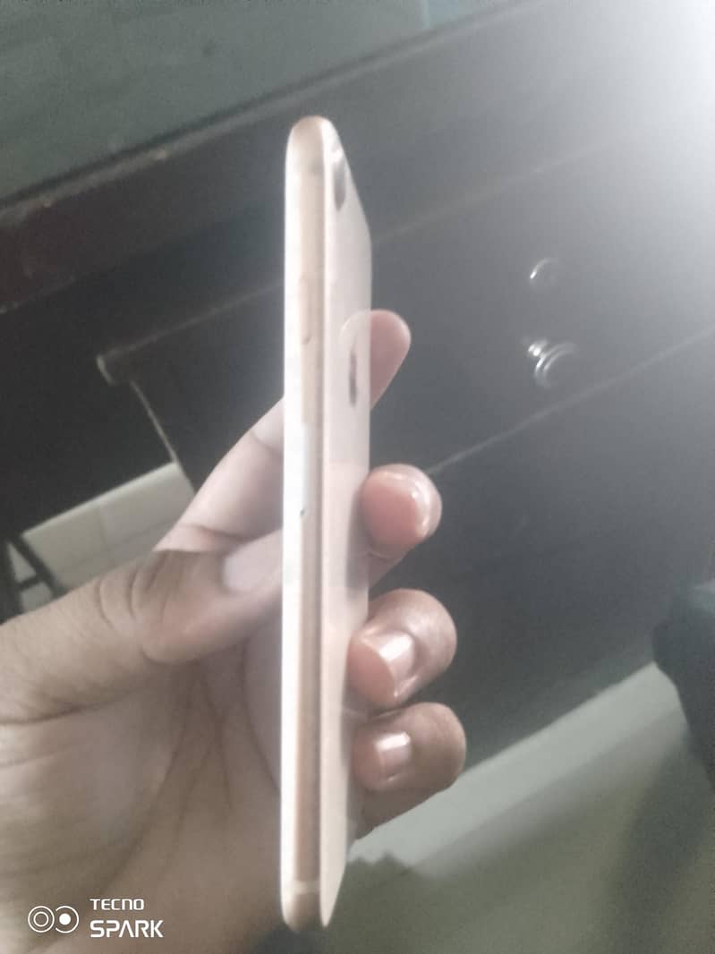 Apple iPhone 8 0