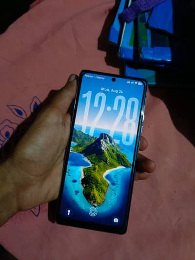 Tecno CAMON 40