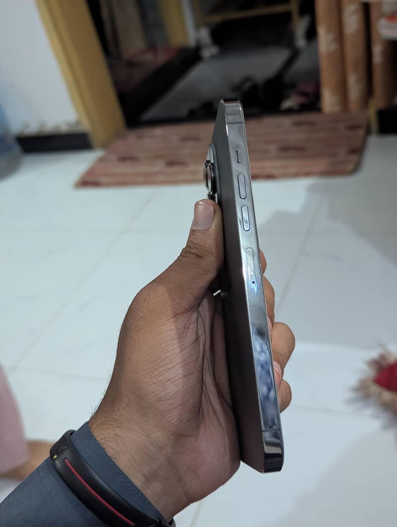 Apple iPhone 13 Pro Max 4