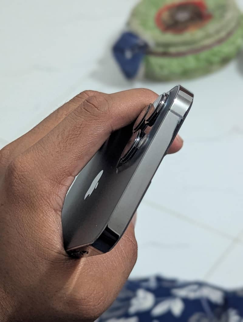 Apple iPhone 13 Pro Max 8