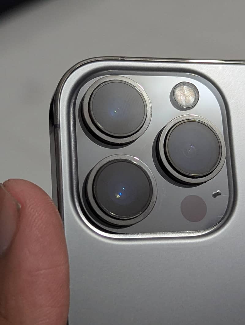 Apple iPhone 13 Pro Max 9