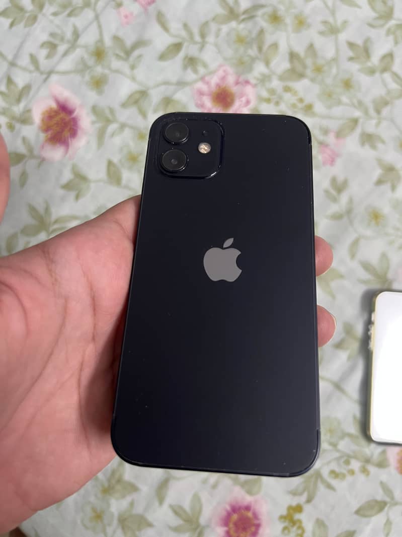 Apple iPhone 12 3
