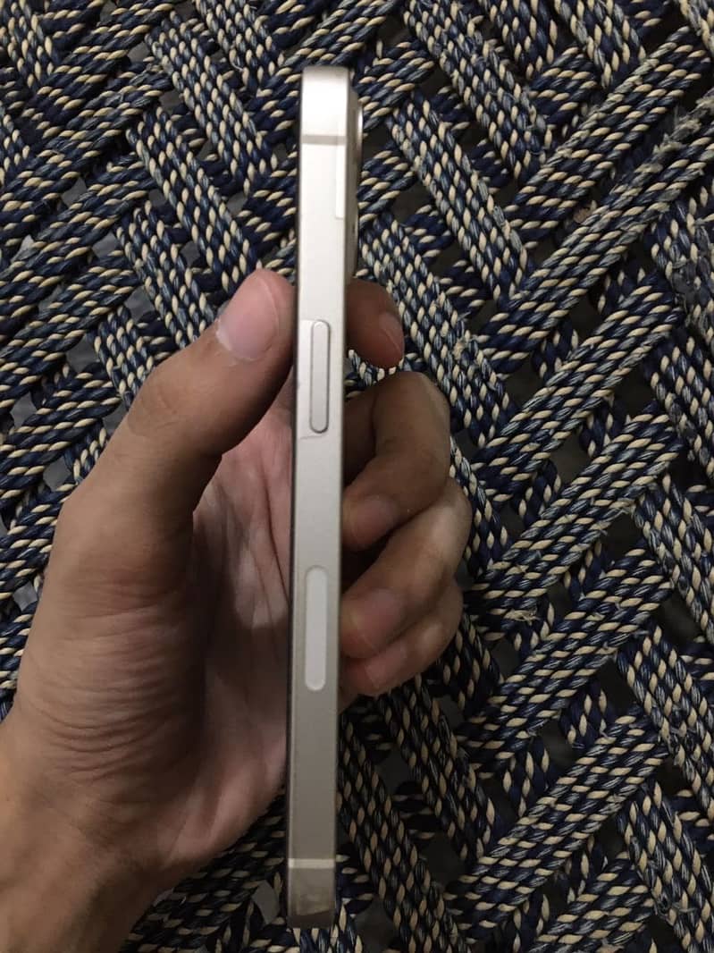Apple iPhone 13 3