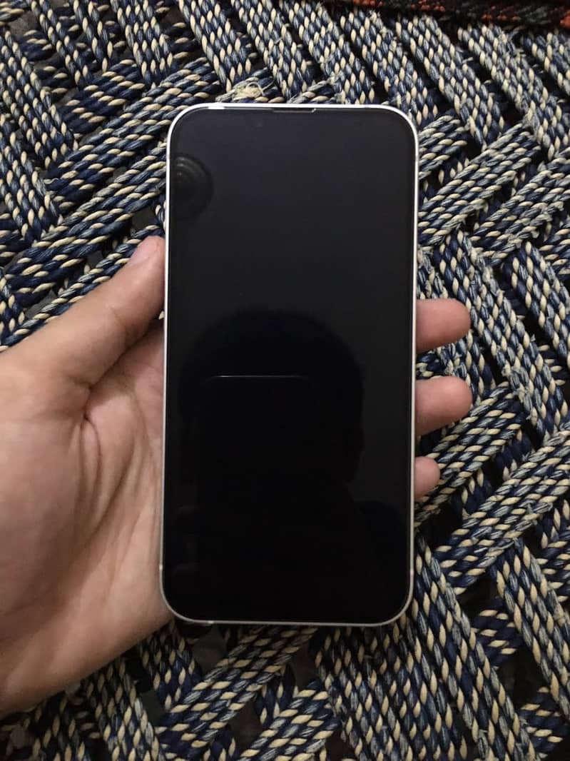 Apple iPhone 13 5