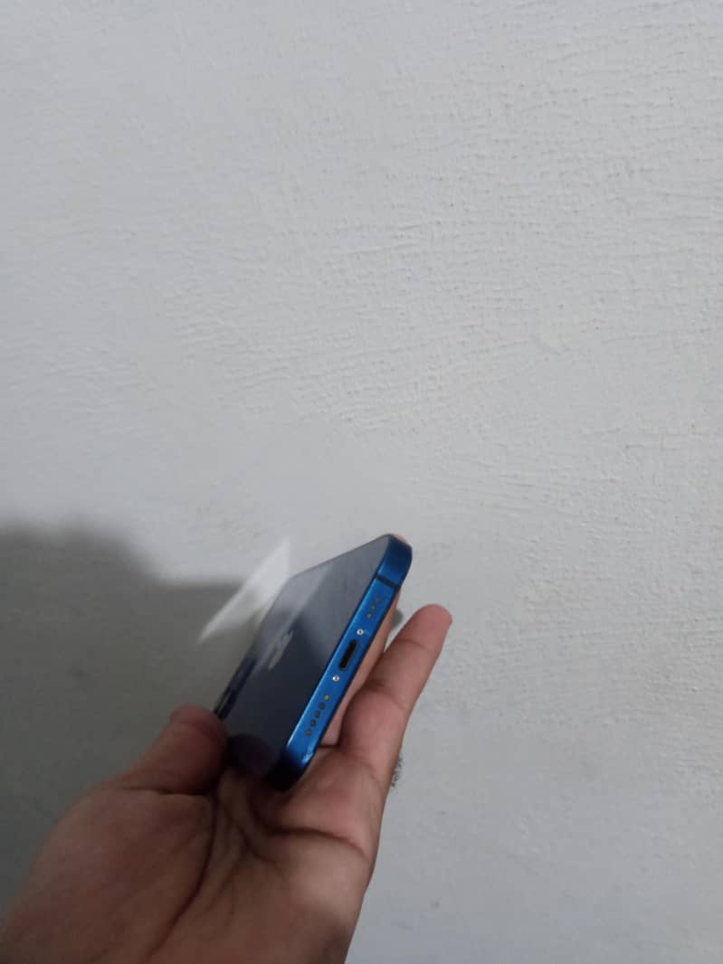 Apple iPhone 12 2