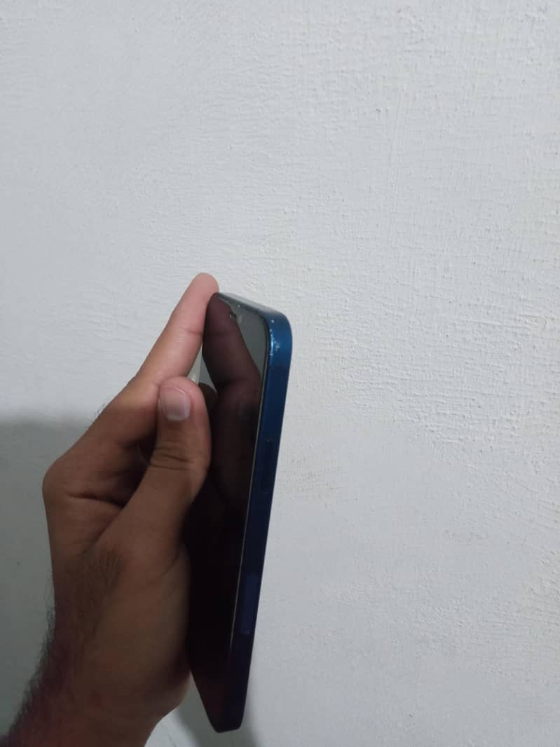 Apple iPhone 12 3