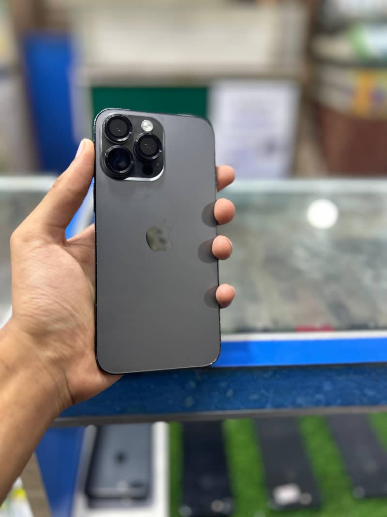 Apple iPhone 14 Pro Max 1